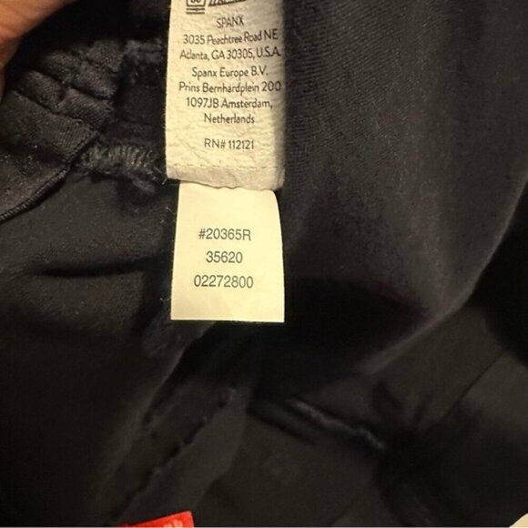 SPANX Ankle Straight Leg Jeans Black - Size Large (High Rise Sculpting Denim) - Picture 10 of 10